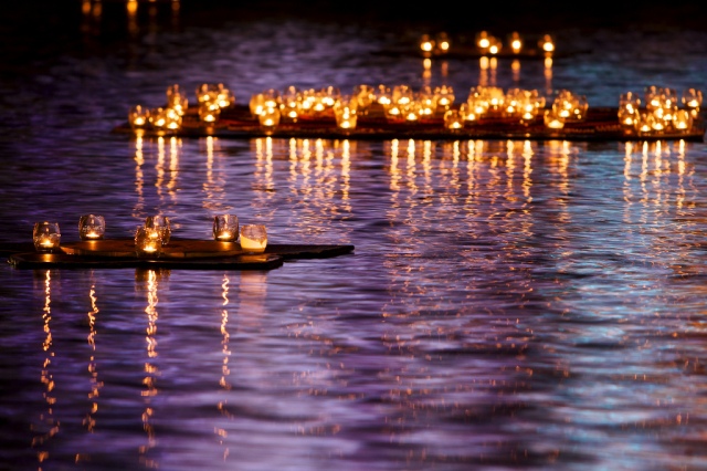 candles on water